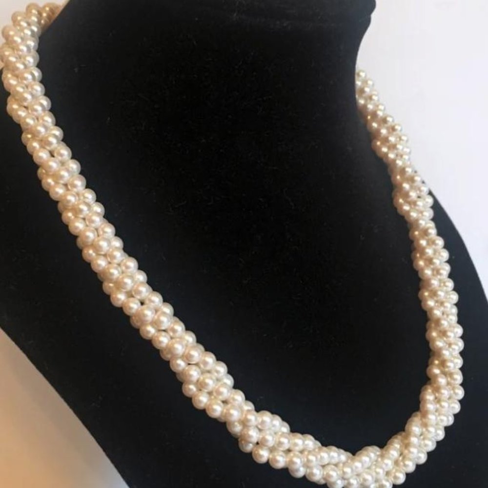Perfect condition Triple Stranded twisted pearl ne